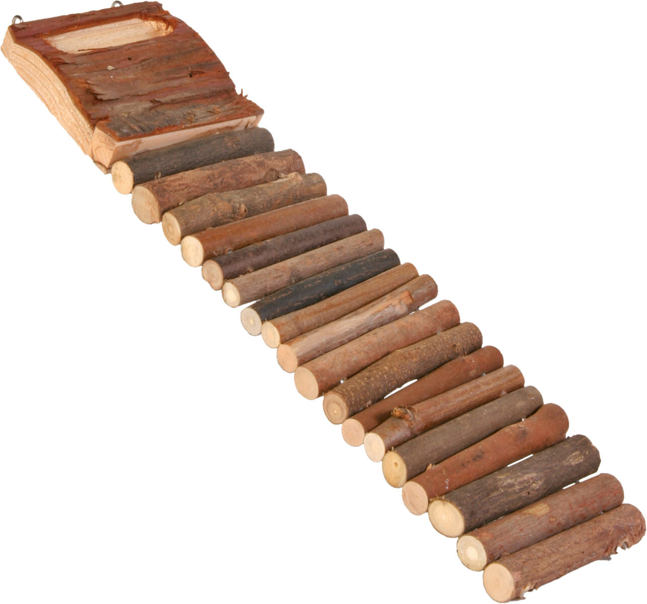 Flexible Hamsterleiter aus natürlichen, unterschiedlich grossen Holzstäben, schräg von oben links nach unten rechts. 20 runde Sprossen aus Rindenholz und Weide, per Draht verbunden. Oben breites Holzstück mit 2 Metallhaken.